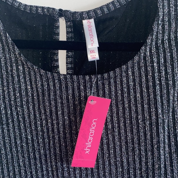 Xhilaration Long Sleeve Metallic Silver & Black Striped Crop Top - Picture 3 of 5